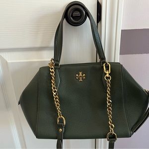 Excellent pre- loved Tory Burch Kira Pebbled Satchel in color Poblano